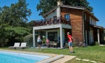Fronsac 8 zwembad piscine Frankrijk luxe villa vakantiepark Aquitaine Gironde  animatie kinderen res