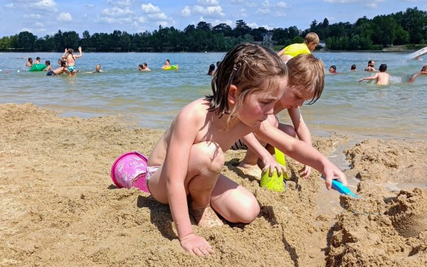 Lac Cebron 5 vakantie les Forges Frankrijk deux sevres poitou charentes gezin kinderen waterattracti