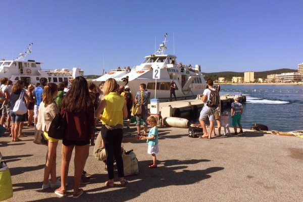 bateau 1 Frankrijk St.Tropez vakantiehuis luxe villa Provence jetset senioren animatie.jpg