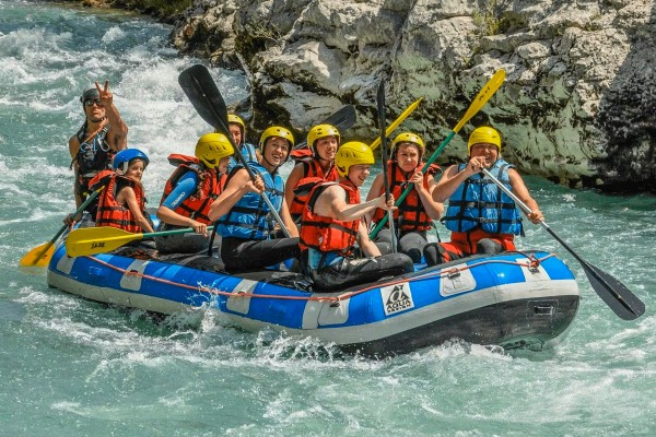 Kano canoe 14S Frankrijk languedoc pyreneeen water kust strand zee vakantiepark.jpg