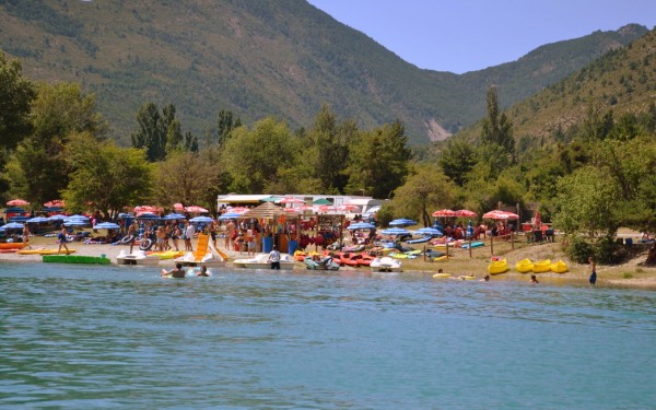 Villa's du Verdon 19 Lac de Castillon Frankrijk Provence restaurant strand terras Castellane gezin k