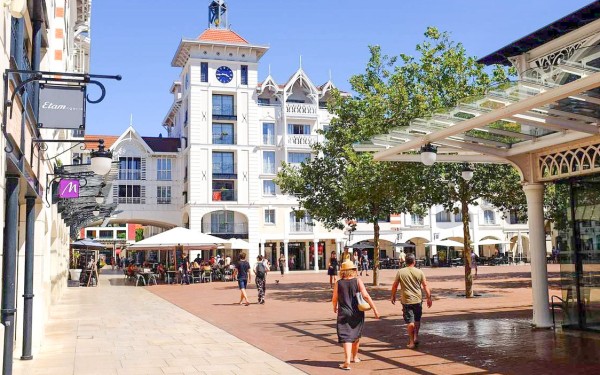 Arcachon 1b Frankrijk bassin Aquitaine kust strand vakantie luxe villa chateau de salles.jpg