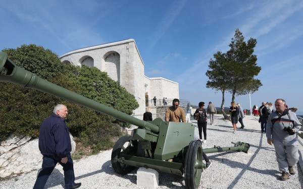 Kabelbaan 22 telepherique Toulon Provence Frankrijk vakantie mont faron middellandse zee luxe villa