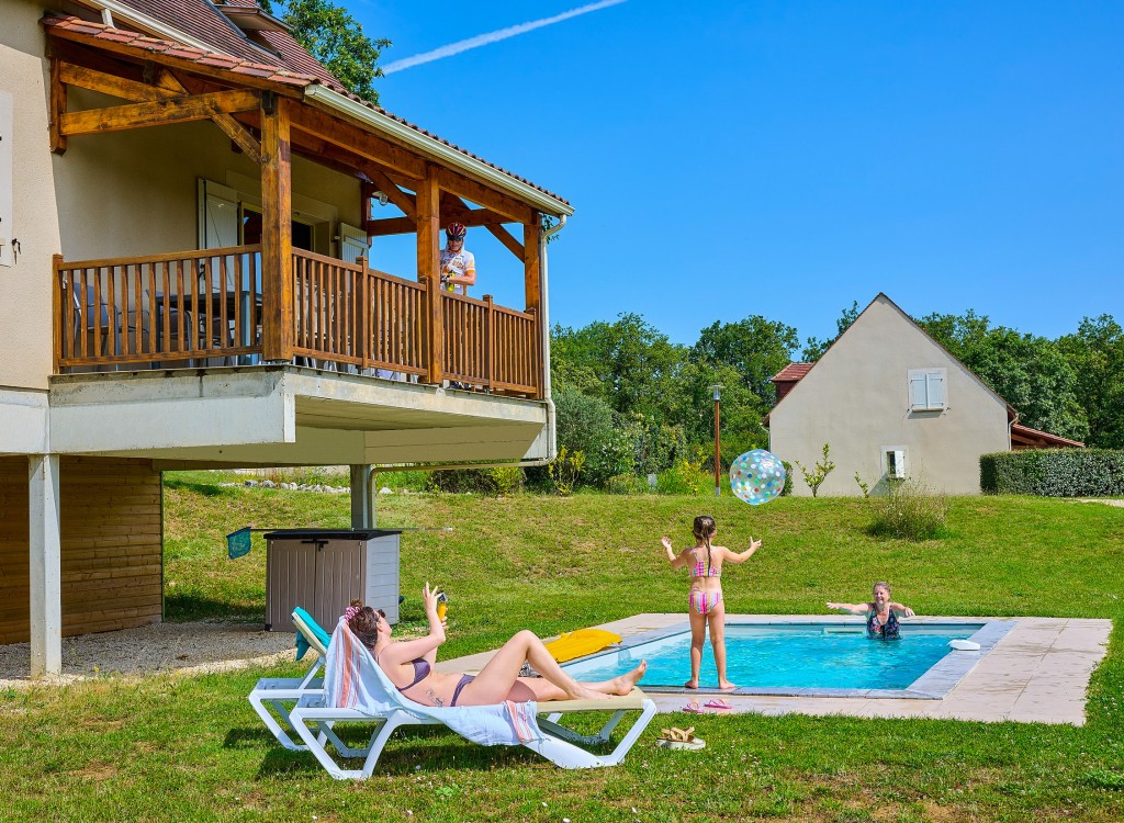 Domaine de Lanzac 14 1a Frankrijk Dordogne vakantiepark luxe vakantiehuizen privézwembad restaurant.