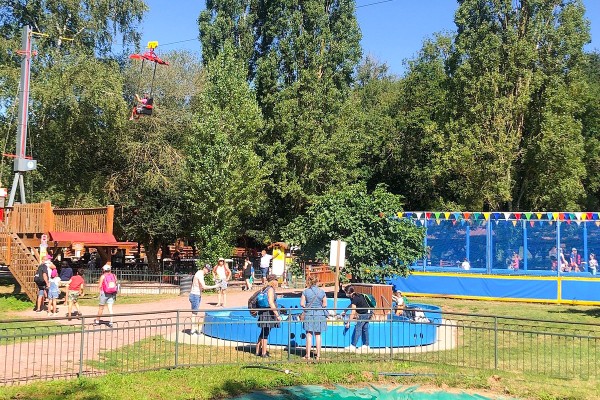 Parc de la Vallée 14 Frankrijk vakantie attractiepark Forges deux sevres.jpg