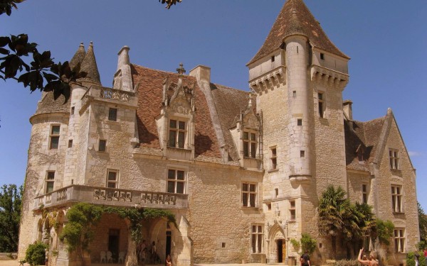 Chateau 1 Frankrijk Dordogne Bergerac kasteel vakantiepark luxe wifi zwembad tuin.jpg