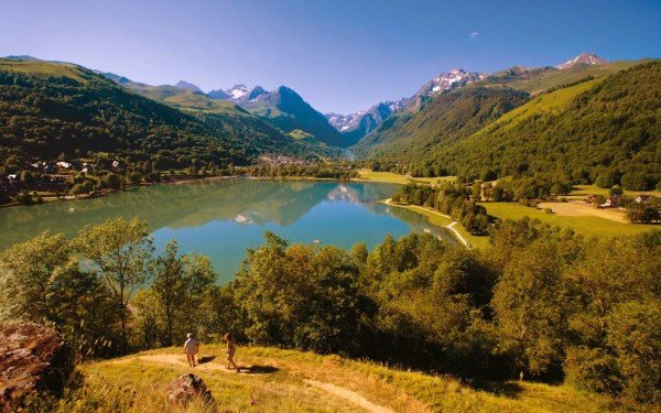 Pyreneeen B1 Pyrenees Oustal del Carlat recreatiemeer vakantiepark luxe wellness gite Frankrijk wand