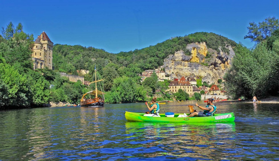 Dordogne kano 5 Frankrijk vakantiehuis canoe kajak gezin kinderen animatie.jpg