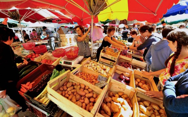 Markt 2 VDC Village des Cigales Frankrijk Lot Cahors vakantiehuis park zwembad kinderen produits lok