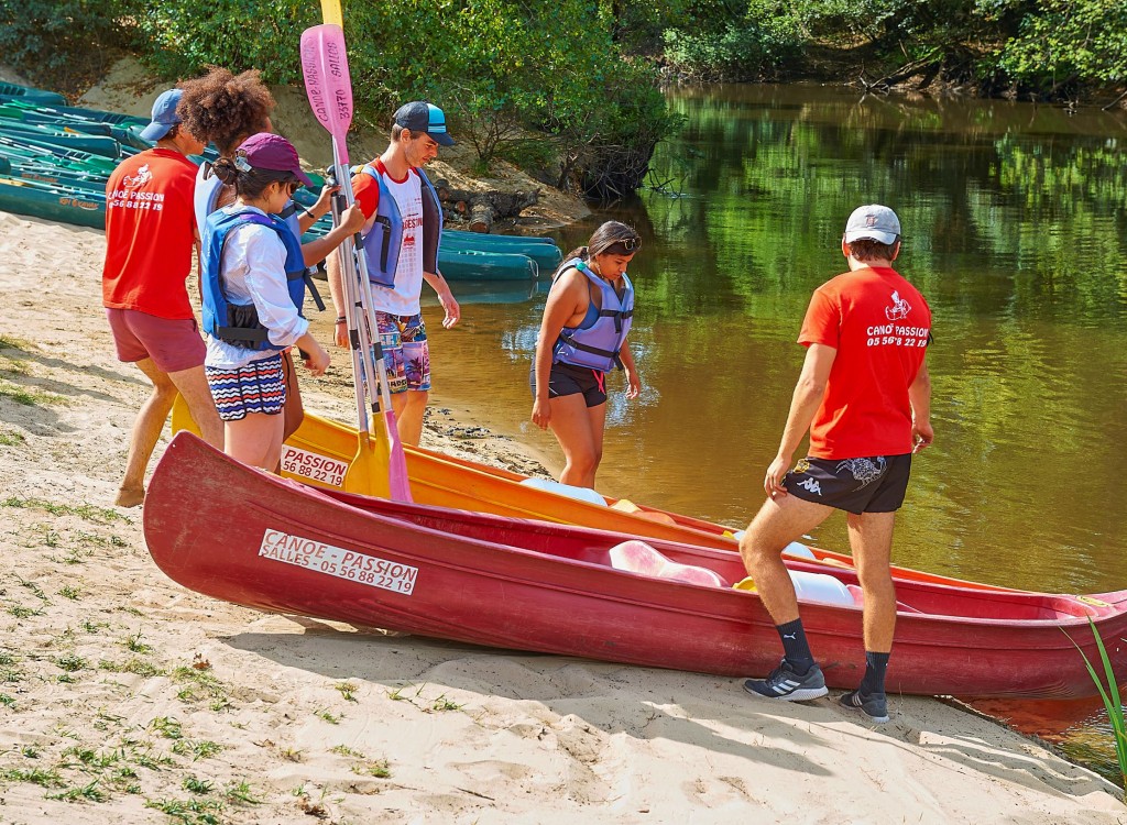 Faciliteiten 28SS Chateau de Salles Bordeaux Frankrijk vakantiepark luxe villa animatie zwembad kind