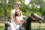 Coccinelle 9 kidparc paardrijdenFrankrijk vakantiepark chateau de salles luxe villa kinderen.jpg