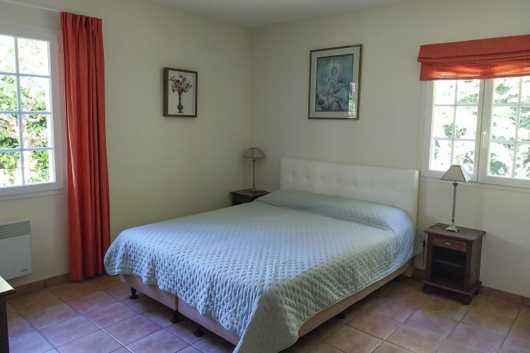 Vigeliere 3 20 slaapkamer in luxe villa met zwembad tijdens vakantie in Les Forges Frankrijk.jpg