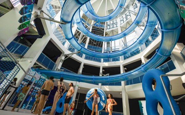 Aquascope 2 Poitiers vakantie Frankrijk Les Forges gezin kinderen waterpark bij Futuroscope glijbane