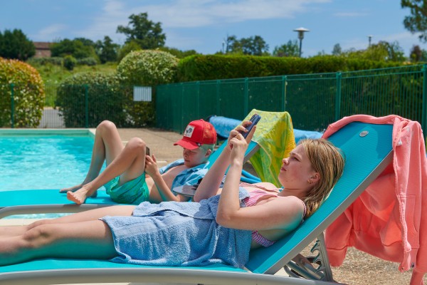 Forges zwembad 7 Frankrijk vakantiepark comfort luxe villa animatie aveneau vieille vigne gezin.jpg