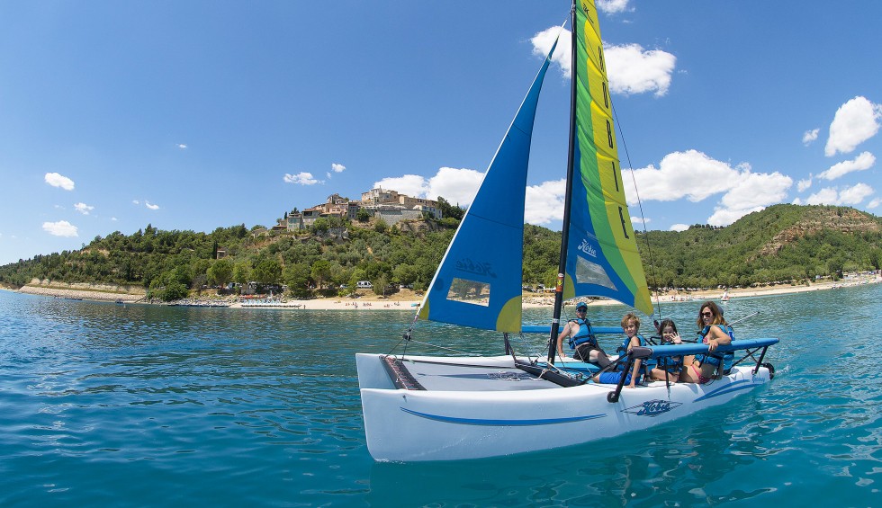 Lac Castillon 8 catamaran Frankrijk Gorges Verdon Provence Castellane luxe villa.jpg
