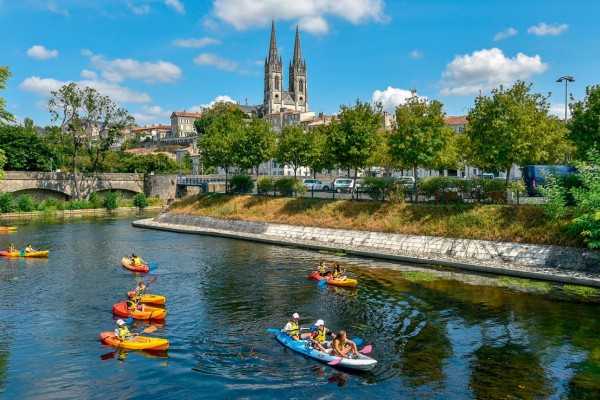 Niort 2S1 marais poitevin vakantie Frankrijk poitou charentes toerisme kerk.jpg