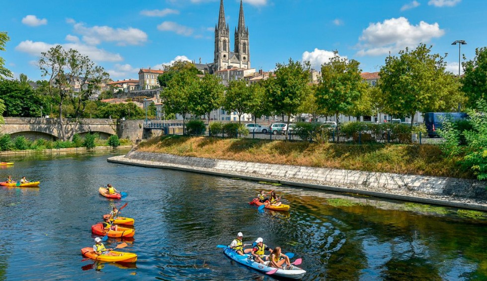 Niort 2S1 marais poitevin vakantie Frankrijk poitou charentes toerisme kerk.jpg