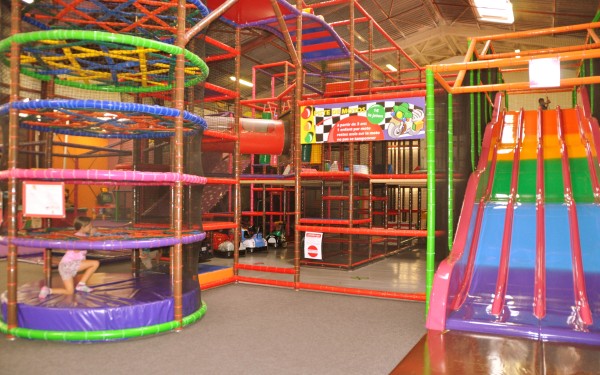 Speelpark 1 Frankrijk Languedoc vakantiehuis kinderen toulouse agen aire de jeux spelen.jpg