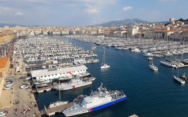 Marseille 2 Zuid Frankrijk Middellandse zee strand vakantie villa oude haven vieux port.jpg