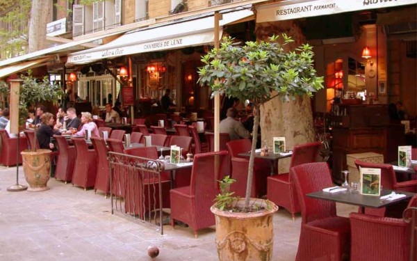 Restaurant JDG8 Jardin du Golf terras gezellig sfeer zuid Frankrijk vakatiehuis.jpg