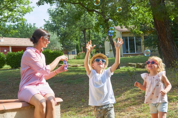 Espinet P12a Quillan  Languedoc vakantiepark Frankrijk vakantiehuis bergen zee animatie kinderen.jpg