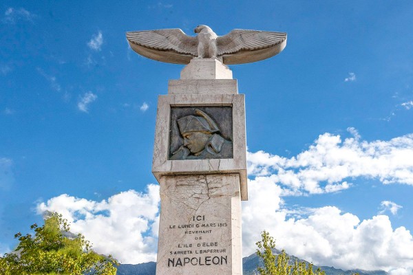 Route Napoleon 4 Frankrijk Elbe Golfe Juan Castellane Laffrey Grenoble Parijs Helena.jpg
