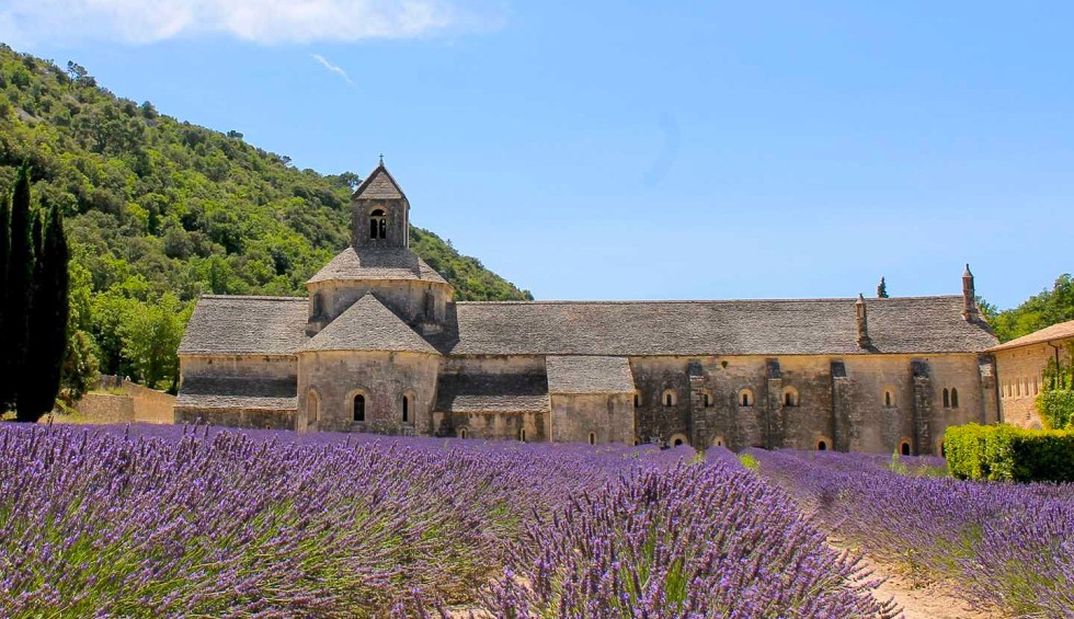 Abdij Provence 2  Abbaye de senanques vakantie Frankrijk gezin luxe villa.jpg
