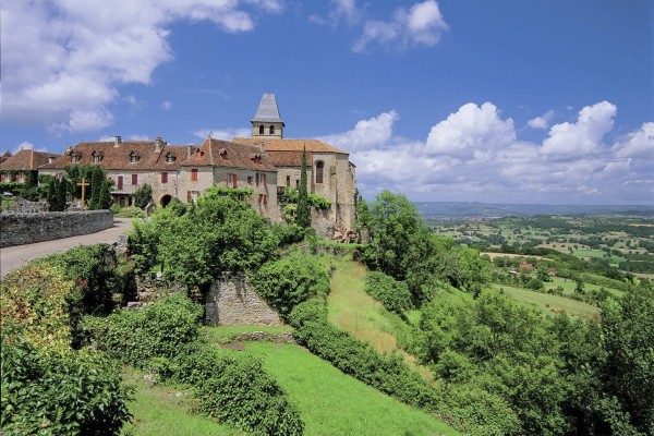 Dorpjes Lot 7 Loubressac met uitzicht over de Dordognevallei.jpg