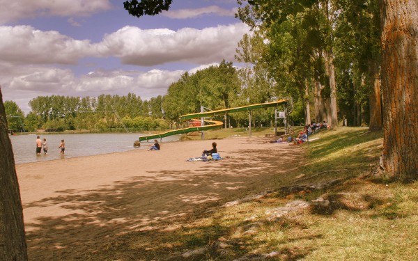 Lac de loisir 6 recreatiemeer etang lac vakantiepark frankrijk wifi animatie loisir holiday.jpg