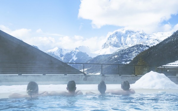 Forme d'O 12 zwembad Châtel Portes du Soleil Frankrijk met wellness sauna hamam.jpg