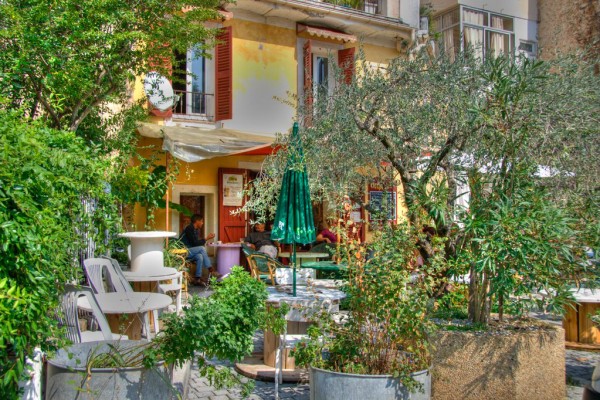 Salernes 5 Var Provence Frankrijk keramiek luxe villa zwembad.jpg