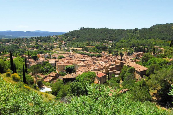 Cotignac 17 Provence verte Frankrijk Var villa vakantiehuis rots grotten.jpg