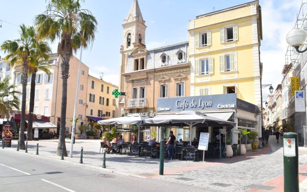 Sanary sur mer 28 Provence zuid Frankrijk vakantie luxe villa toerisme Middellandse zee strand.jpg