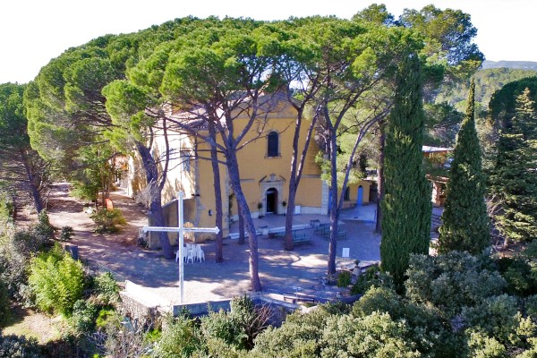 Cotignac 19 Provence verte Frankrijk Var villa vakantiehuis rots grotten.jpg