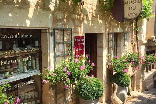Saint Cirq Lapopie 7 plus beaux village frankrijk dordogne luxe vakantiepark.jpg