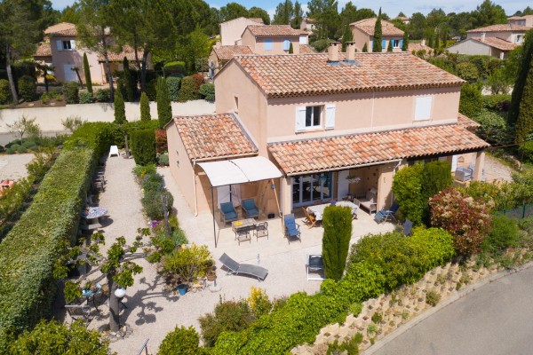 Jardin 23 du Golf 1 luxe villa Frankrijk Provence Nans les Pins zwembad nederlands beheer.jpg