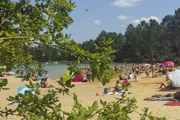 Beauvallon 1 Lac Montguyon Charente recreatiemeer.jpg