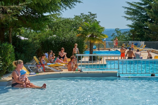 Lanzac 2a zwembad Frankrijk vakantiepark Nederlands Dordogne Lot luxe vakantiehuis animatie kinderen