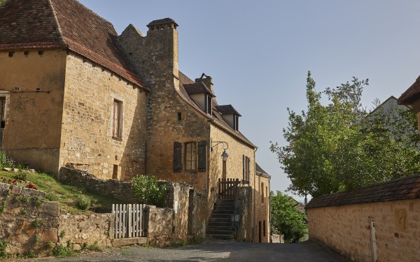 Gourdon 3 vakantie Dordogne Frankrijk Montmarsis vakantiepark zwembad restaurant animatie.jpg