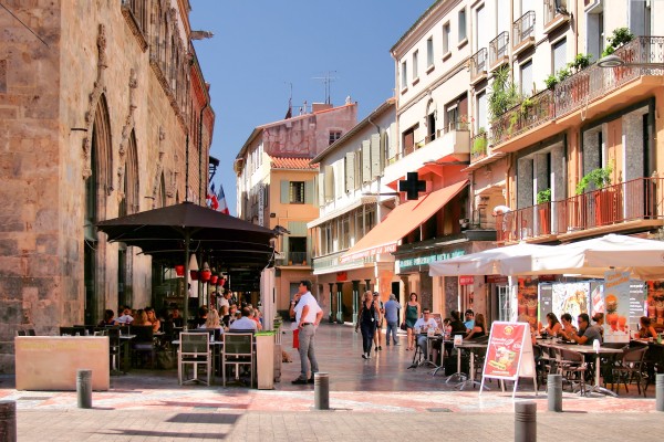 Perpignan 6 Frankrijk Roussillon vakantie occitanie middellandse zee Place loge.jpg