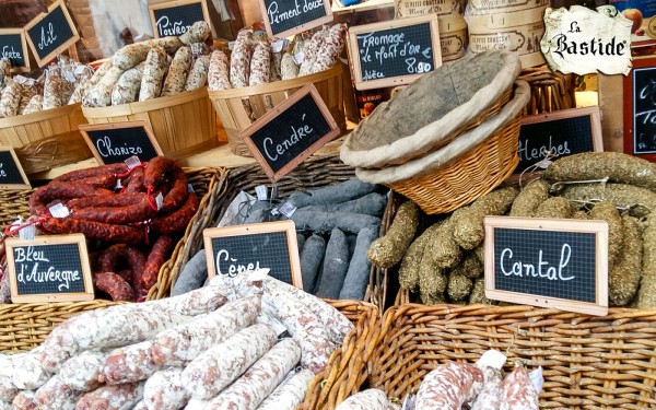 Provence Salernes 2 markt vakantie Frankrijk luxe villa zwembad toeristisch.jpg