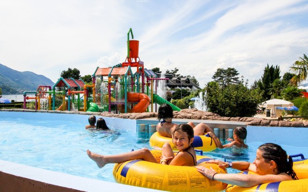 Aquaparc Bouveret 6 waterpark aan meer van Geneve tijdens vakantie in Frankrijk met kinderen.jpg