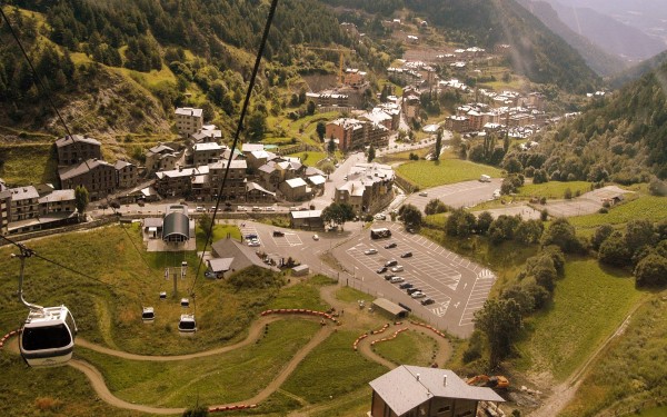 Andorra 15 natuur kabelbaan vakantiehuis golfresort sneeuw skieen frankrijk vakantiehuis franse sfee