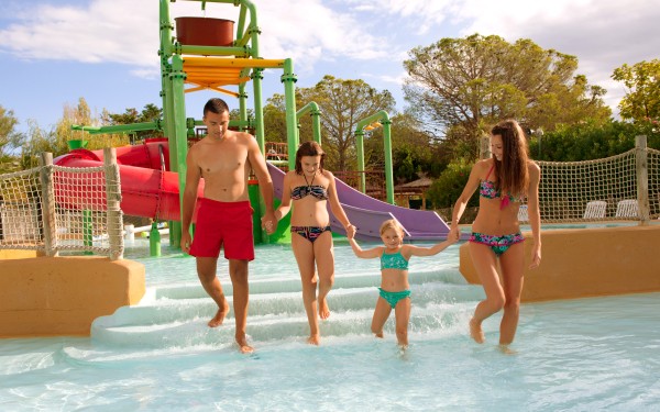 Aquaparc 3 aquapark Frankrijk Languedoc cyprien hond senioren  vakantiepark comfort kust beach stran