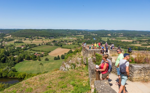 Domme 1a bastide Dordogne Frankrijk train vakantie uitzicht toerisme.jpg