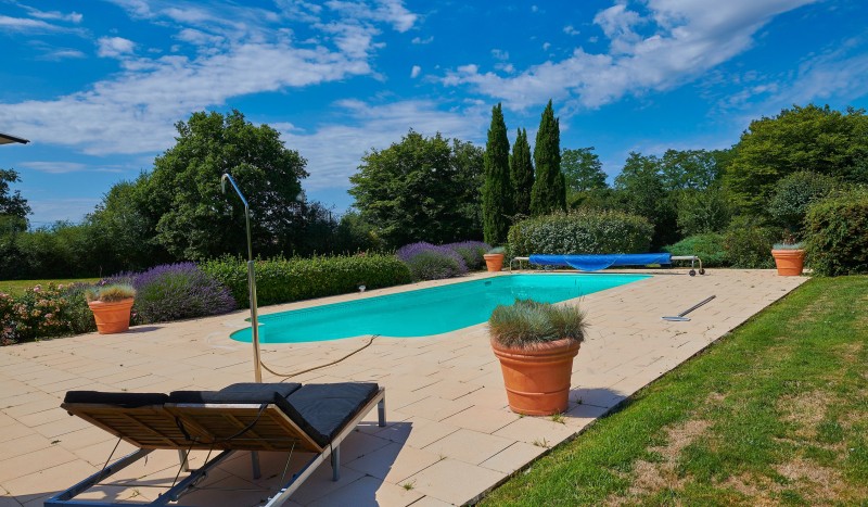Forges BO 2 Frankrijk vakantiehuis luxe villa poitou charentes prive zwembad golf blue green.jpg