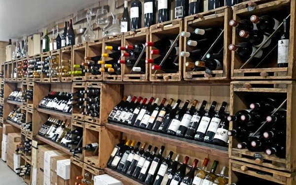 Gourdon 22 vakantie Dordogne Frankrijk Montmarsis vakantiepark zwembad restaurant animatie.jpg