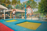 Coccinelle 17 kidparc animatie Frankrijk vakantiepark chateau de salles luxe villa kinderen.jpg