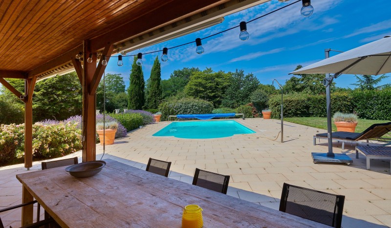 Forges BO 5 Frankrijk vakantiehuis luxe villa poitou charentes prive zwembad golf blue green.jpg