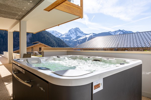 App 8 jacuzzi 1 AlpChalets Portes du Soleil Abondance Frankrijk Alpen luxe vakantiepark ski resort w